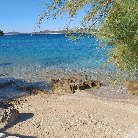 House Island Vibes * Prvic Sepurine