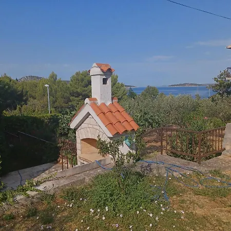 House Island Vibes Prvic Sepurine